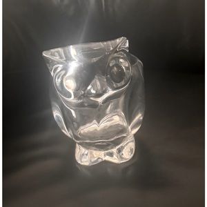 Beautiful Wise Old Owl glass figurine (made of heavy clear weighted glass)